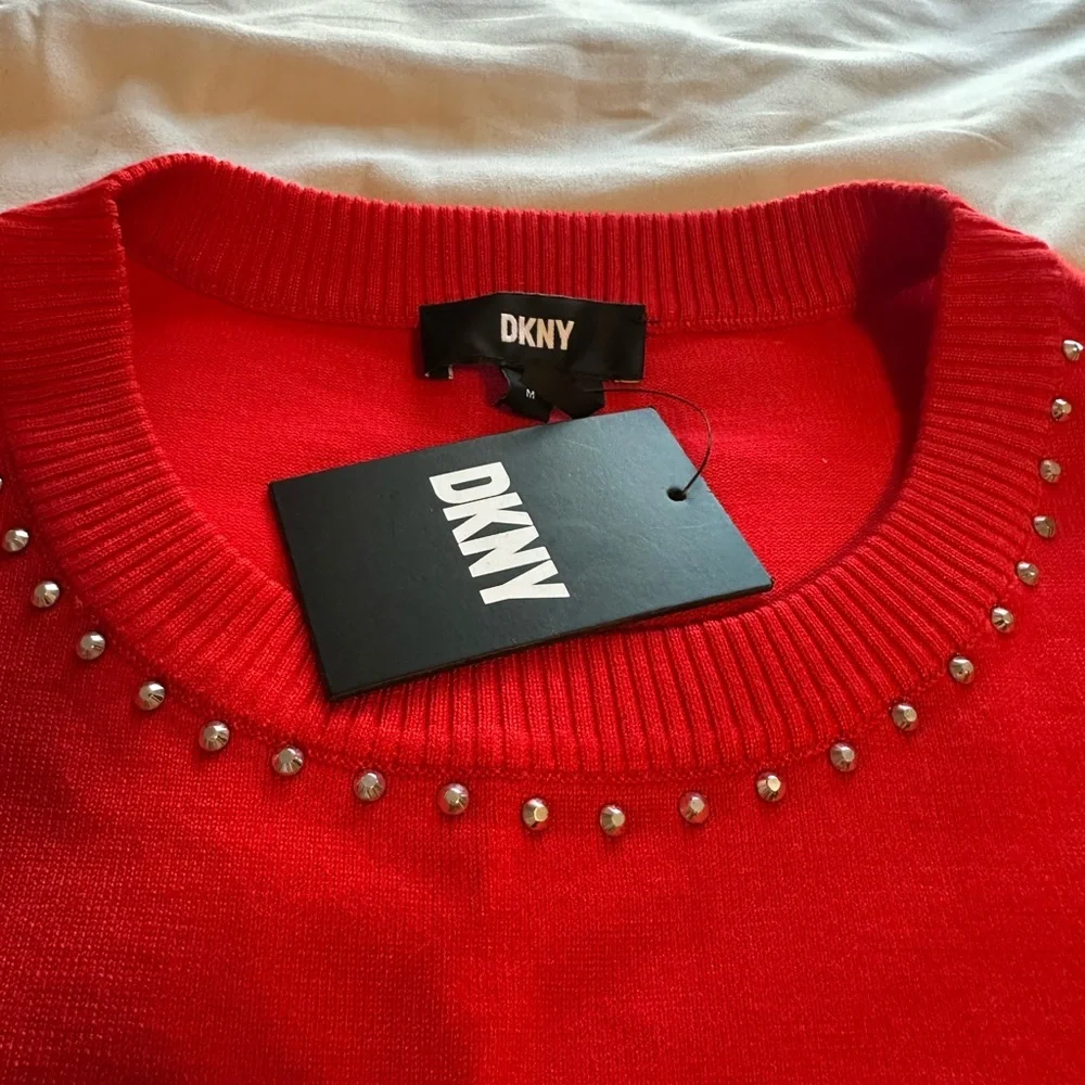 DKNY Women’s Crew neck Stud‎ Trim, Split Hem Sweater NWT Size M - Picture 5 of 10